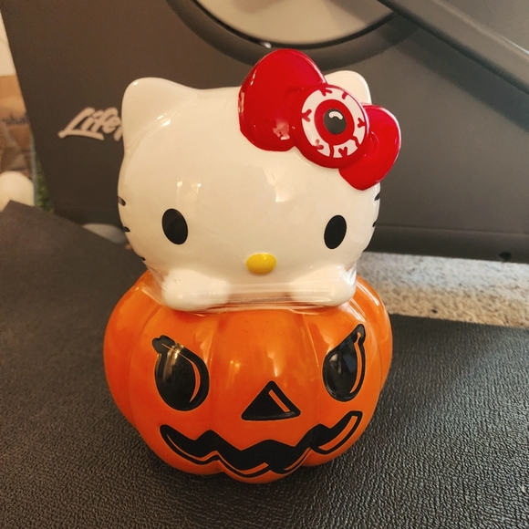 Hello Kitty Other - NWT! Spooky Hello Kitty Halloween Ceramic Pumpkin Cookie Jar Eyeball Bow Creepy